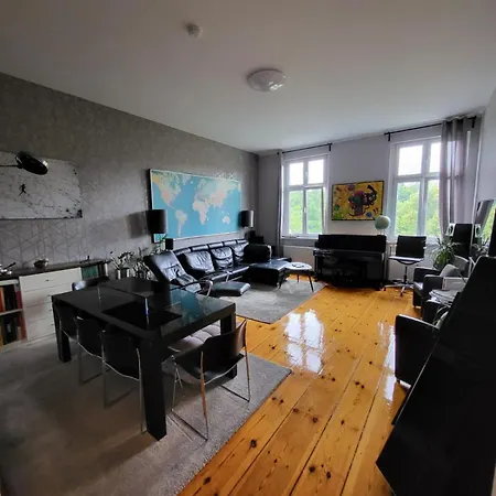 Cosy And Flat With Piano Berlin
